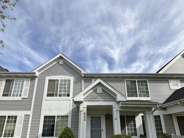 652 Lincoln Station Drive , Oswego, IL 60543