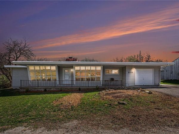 2119 S Lees Summit Road, Independence, MO 64050