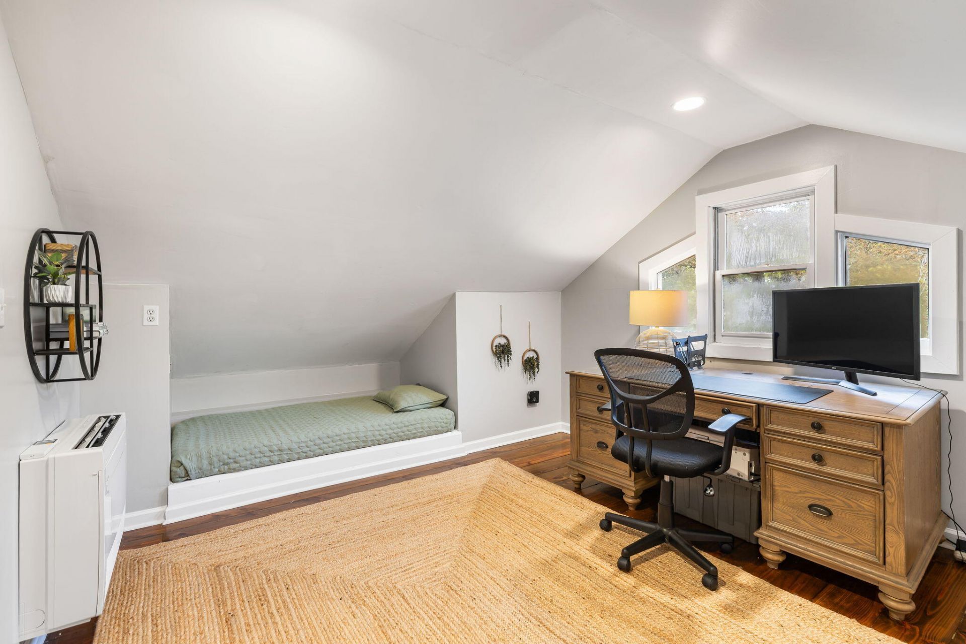 216 Woodland Shores Road Photo 24