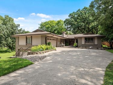 9506 Riverview Avenue, Bloomington, MN 55425