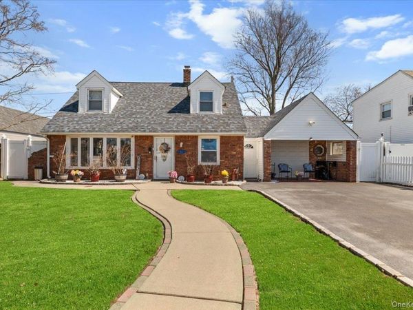 59 Slate Lane, Levittown, NY 11756