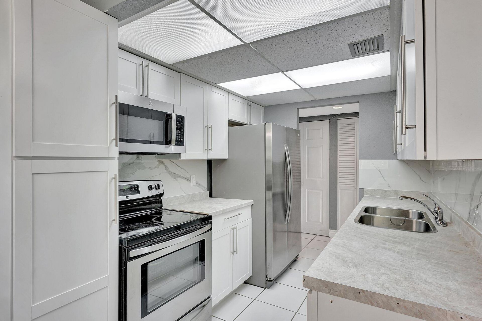 6190 Woodlands Boulevard, Unit 311, Tamarac, FL 33319 Photo