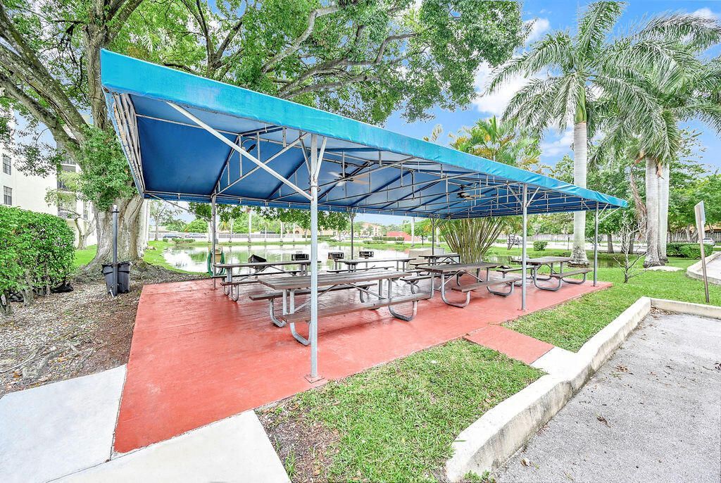 6190 Woodlands Boulevard, Unit 311, Tamarac, FL 33319 Photo