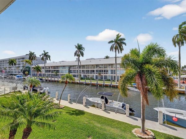 3050 NE 48th St, Unit 210, Fort Lauderdale, FL 33308