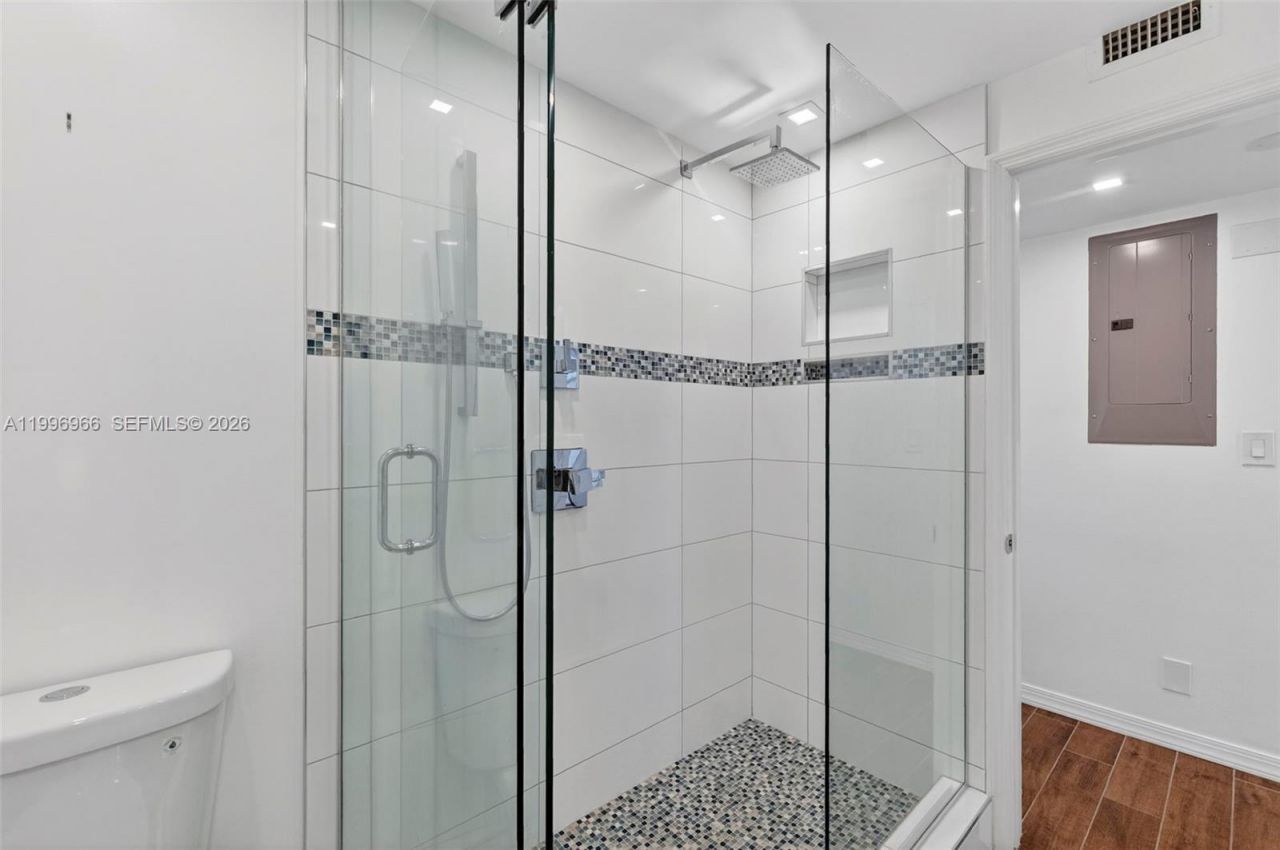 3050 NE 48th St, Unit 210, Fort Lauderdale, FL 33308 Photo