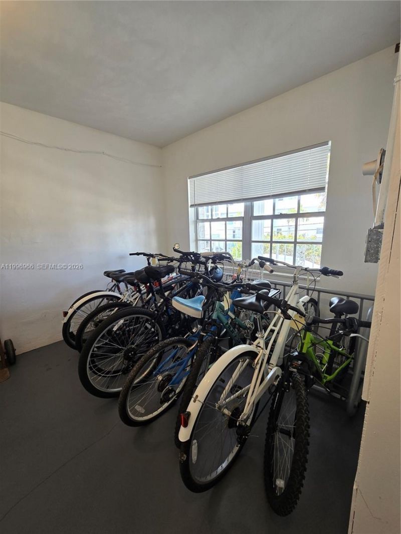 3050 NE 48th St, Unit 210, Fort Lauderdale, FL 33308 Photo