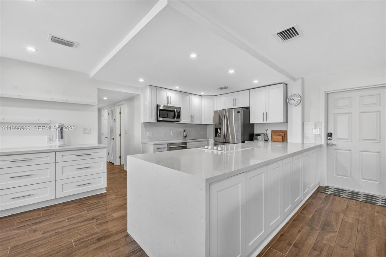 3050 NE 48th St, Unit 210, Fort Lauderdale, FL 33308 Photo