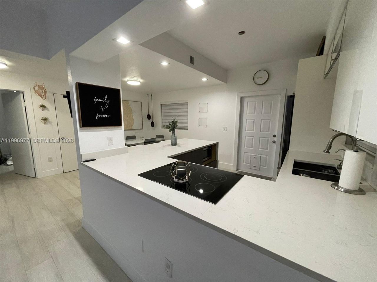 325 NW 19th Ln, Unit 30, Miami, FL 33136 Photo