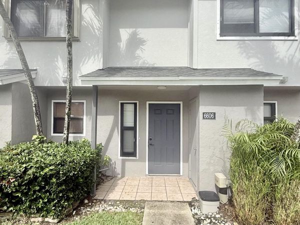 6606 Dockside Circle, Greenacres, FL 33463