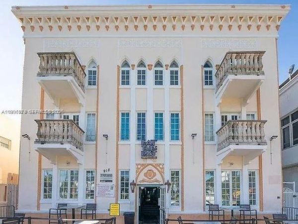 918 Ocean Dr, Unit 302, Miami Beach, FL 33139