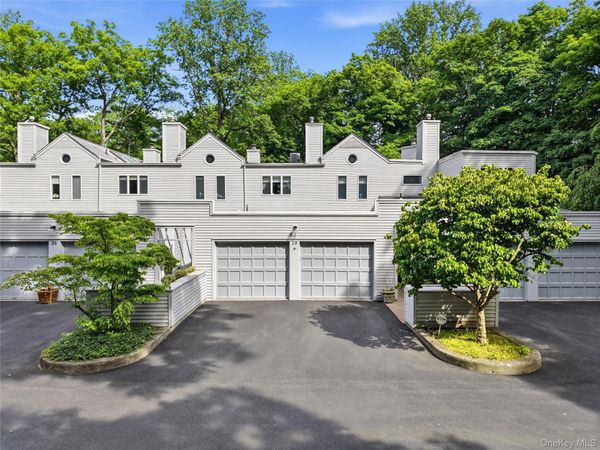29 Beechwood Way, Briarcliff Manor, NY 10510