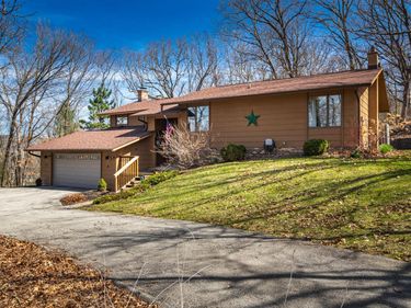 5752 Fox Chase Drive, Hokah, MN 55941