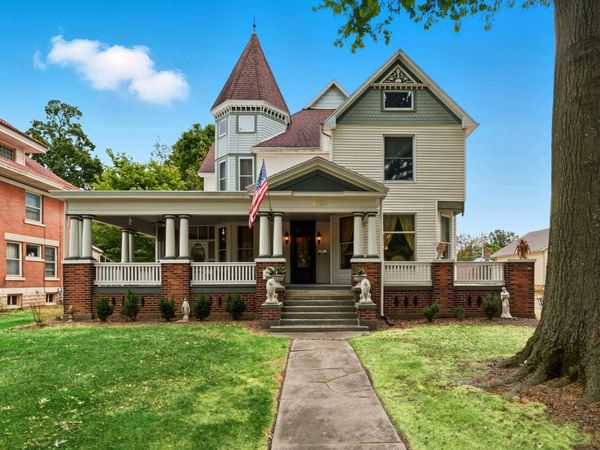 1324 N Washington Avenue, Springfield, MO 65802