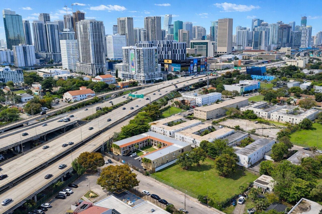 420 NW 10th Street, Unit # 9, Miami, FL 33136 Photo