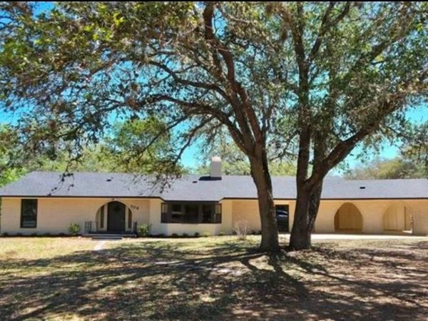 109 Cernosek RD, La Grange, TX 78945