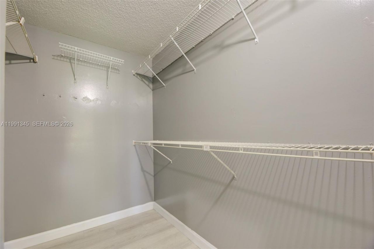 851 NE 209th Ter, Unit 203-23, Miami, FL 33179 Photo