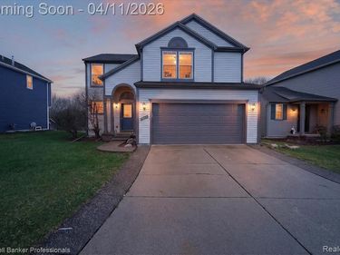 10314 Edgewater Trail, Grand Blanc Twp, MI 48442