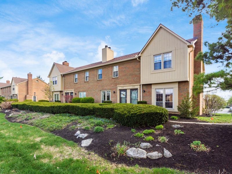 5094 Reed Road, Columbus, OH 43220 Photo 2