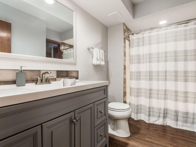 5094 Reed Road, Columbus, OH 43220 Photo 22