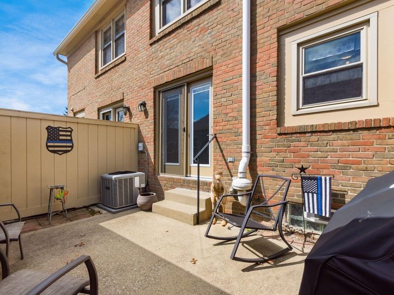 5094 Reed Road, Columbus, OH 43220 Photo 7