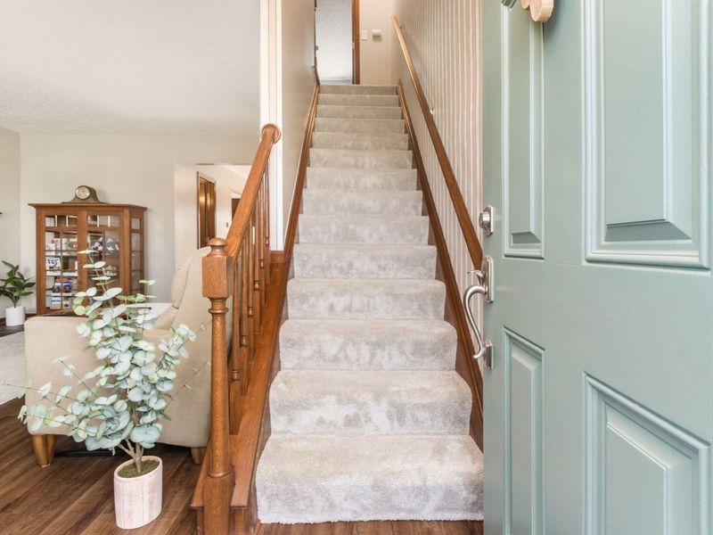 5094 Reed Road, Columbus, OH 43220 Photo 8