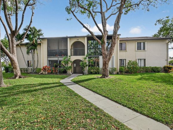 511 Shady Pine Way, Unit D2, Greenacres, FL 33415