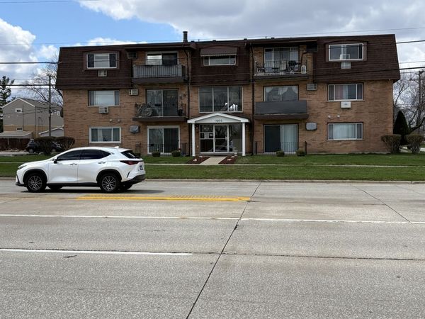 11000 Central Avenue, Unit 1A, Chicago Ridge, IL 60415