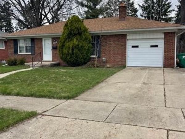 16743 Sprenger Avenue, Eastpointe, MI 48021