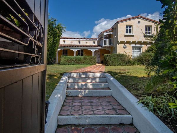 731 San Vicente Boulevard, Santa Monica, CA 90402