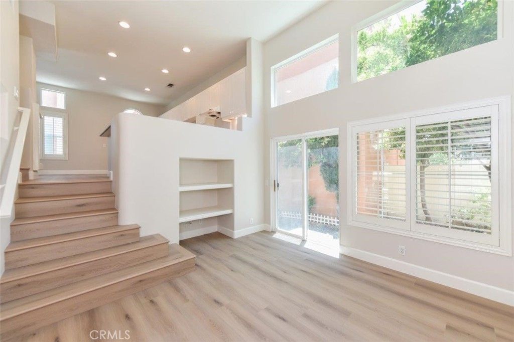 12 Palagonia Aisle, Irvine, CA 92606 Main Photo