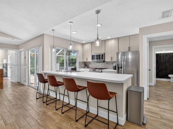 102 Sun Terrace Ct, Palm Beach Gardens, FL 33403