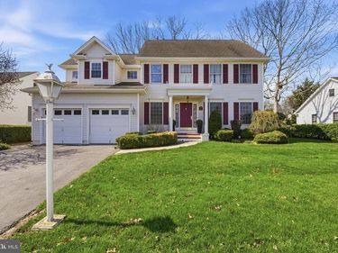 352 CHESTNUT DRIVE , MANAHAWKIN, NJ 08050