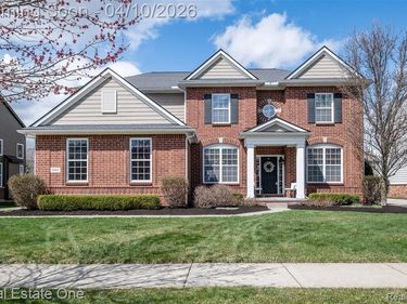 5947 Strawberry Circle, Commerce Twp, MI 48382