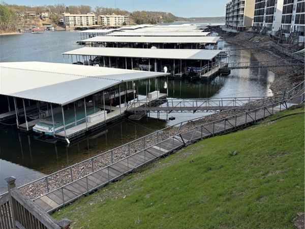 40 Lighthouse Landing, Unit Bldg 2-202, Lake Ozark, MO 65049