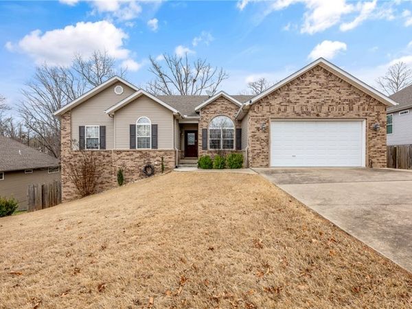 6 Chaucer Drive , Bella Vista, AR 72714