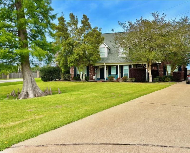 3315 BRIDGEWATER Drive, Harvey, LA 70058