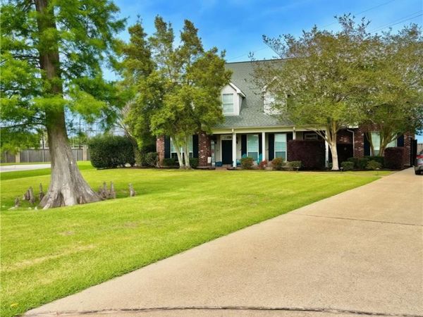 3315 BRIDGEWATER Drive, Harvey, LA 70058