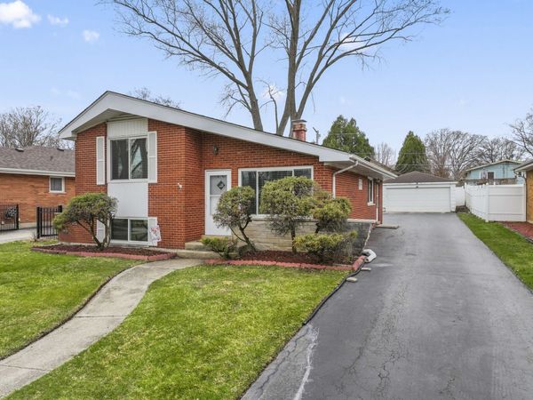 216 N Lombard Avenue , Lombard, IL 60148