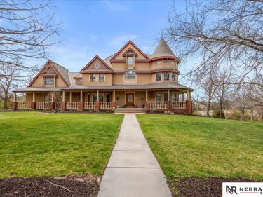 5401 Music Lane, Lincoln, NE 68516