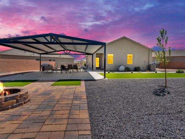 10687 Valedon Lane SW, Albuquerque, NM 87121