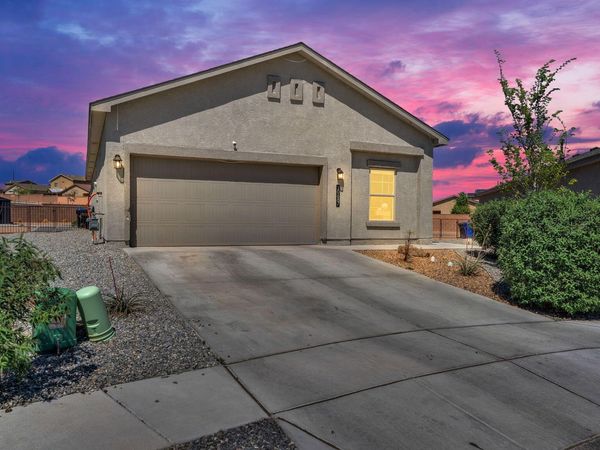 10687 Valedon Lane SW, Albuquerque, NM 87121