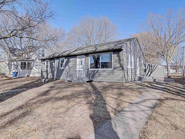 1509 Jackson Avenue , Spirit Lake, IA 51360