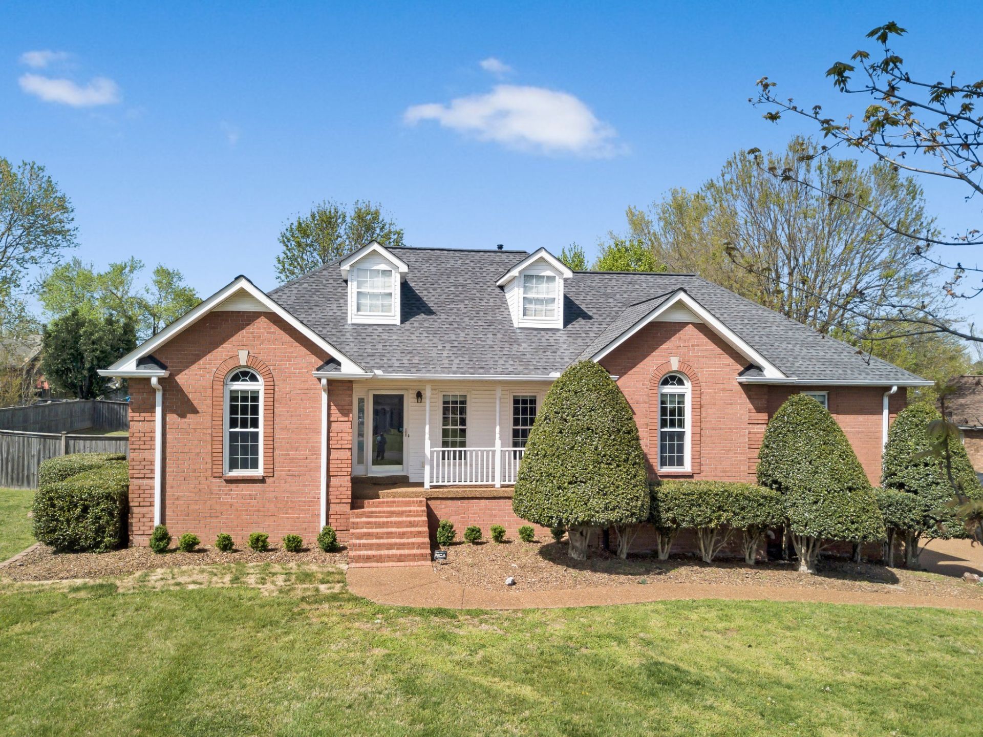 204 Hickory Trl, White House, TN 37188 Main Photo