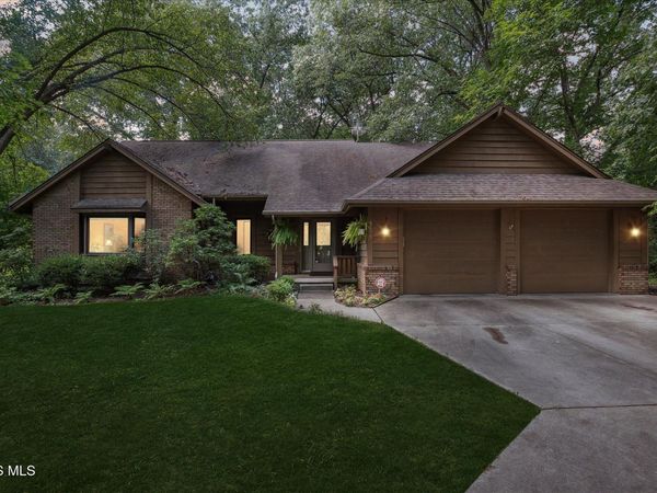 6155 Cross Trails Road, Sylvania, OH 43560