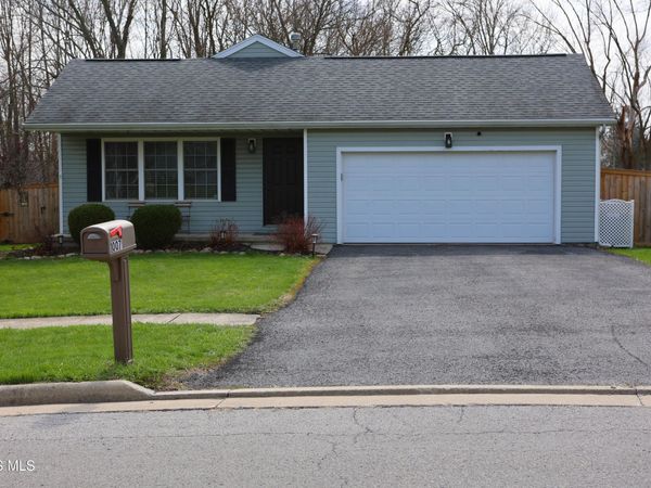 1007 Crystal Lane, Findlay, OH 45840