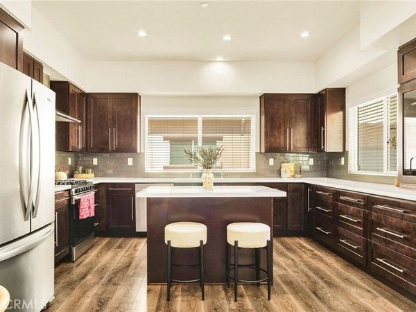 9237 Wakefield Avenue, Unit 11, Panorama City, CA 91402