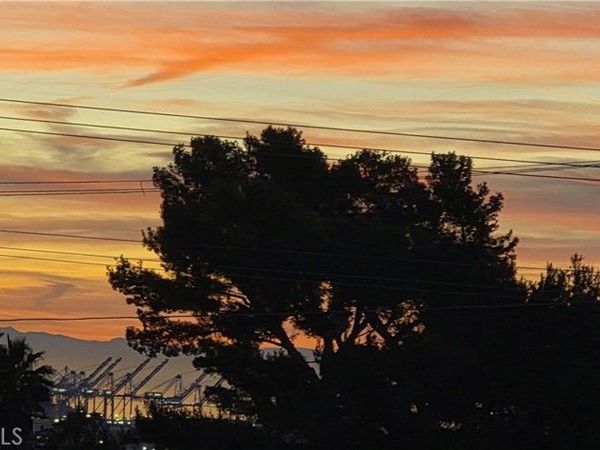 1516 W 5th Street, San Pedro, CA 90732