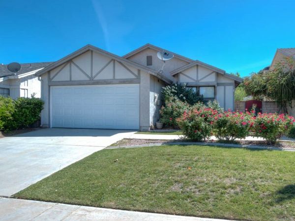 2718 E Avenue S, Palmdale, CA 93550