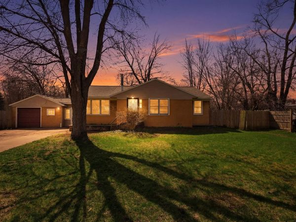 216 55th Street SW, Grand Rapids, MI 49548