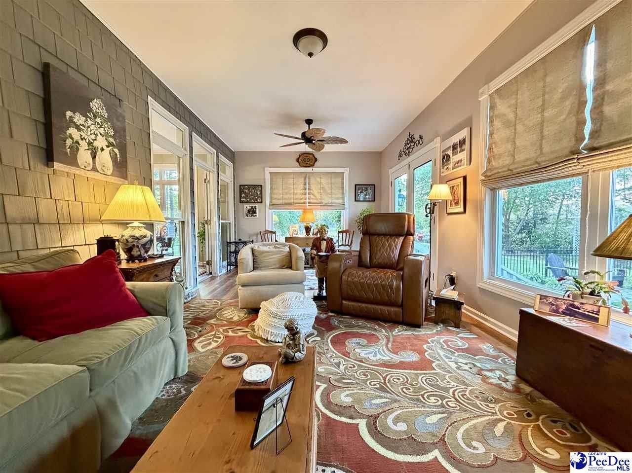 701 Laurel Lane Photo 25